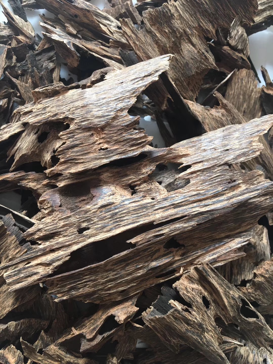 老料新工古代房梁门板料加工出的沉香倒架料蜜香味虫漏壳沉香碎料